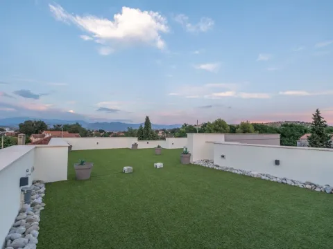 Rent, house, 180m², Gornja Gorica, Podgorica - image 20