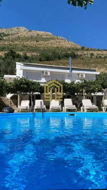 Rent, house, 175m², Reževići, Budva