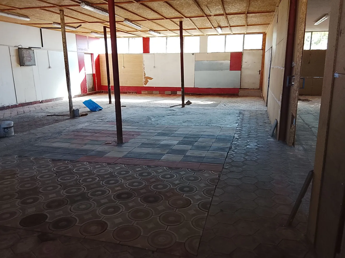 Rent, office space, 800m², Trešnja-Koviona, Sopot
