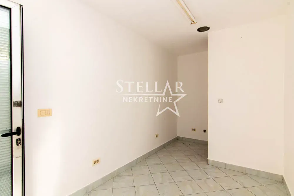 Rent, office space, 11m², Pobrežje, Podgorica