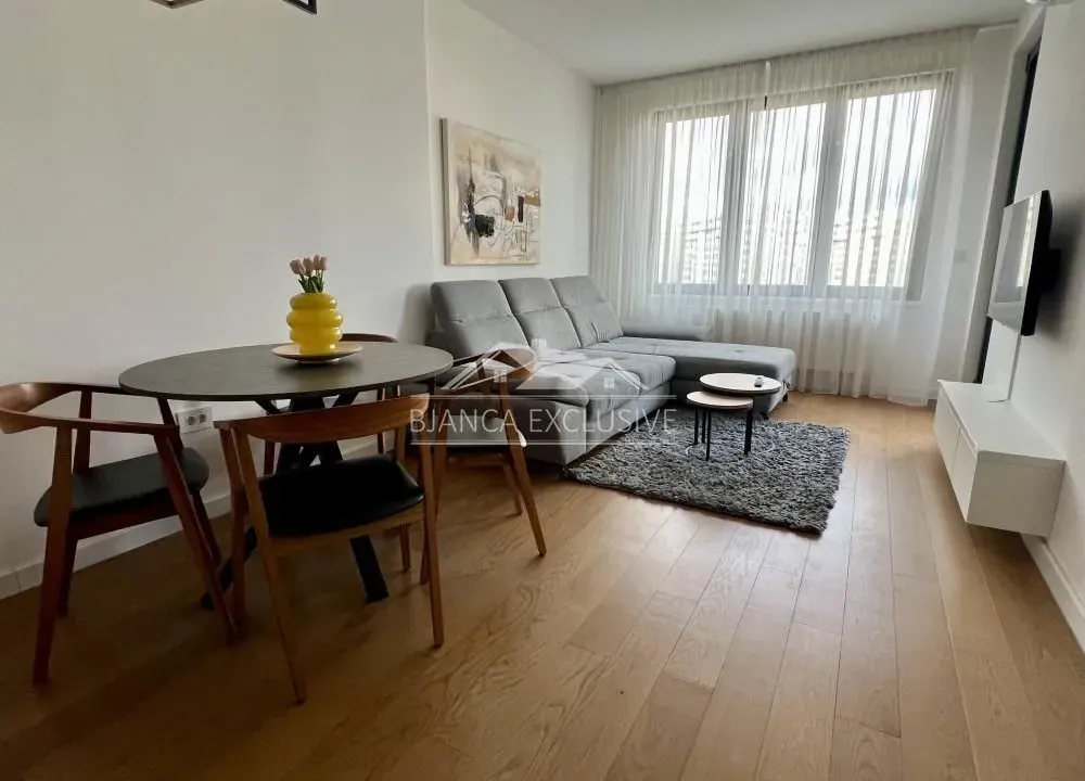 Prodaja, trosoban stan, 64m², Novi Beograd Sve Podlokacije, Beograd