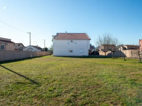 Izdavanje, kuća, 400m², Donja Gorica, Podgorica - image 2