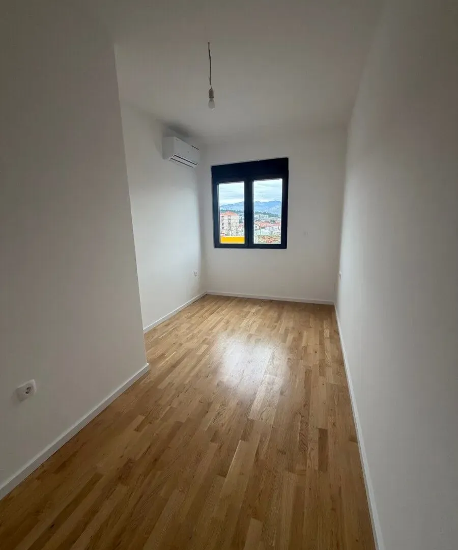 Rent, three bedroom apartment, 83m², Stari Aerodrom, Podgorica