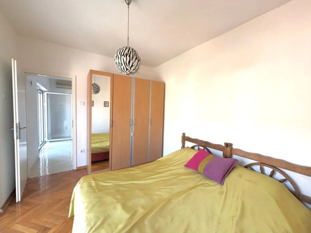 Prodaja, četvorosoban stan, 73m², Dobrota, Kotor