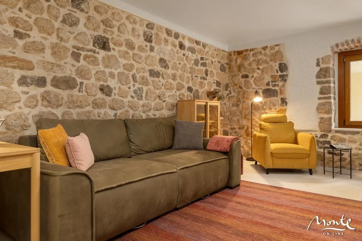 Sale, house, 110m², Kotor, Crna Gora