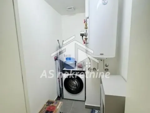 Izdavanje, trosoban stan, 84m², Savski Venac, Beograd - image 17