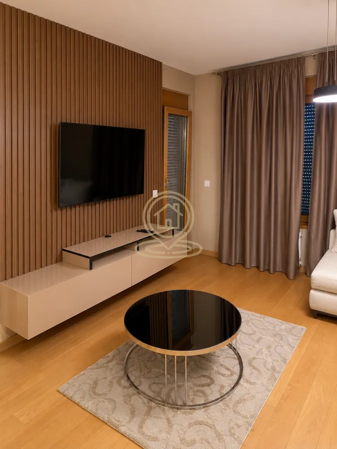 Izdavanje, dvosoban stan, 55m², Južni Bulevar, Vračar Sve Podlokacije