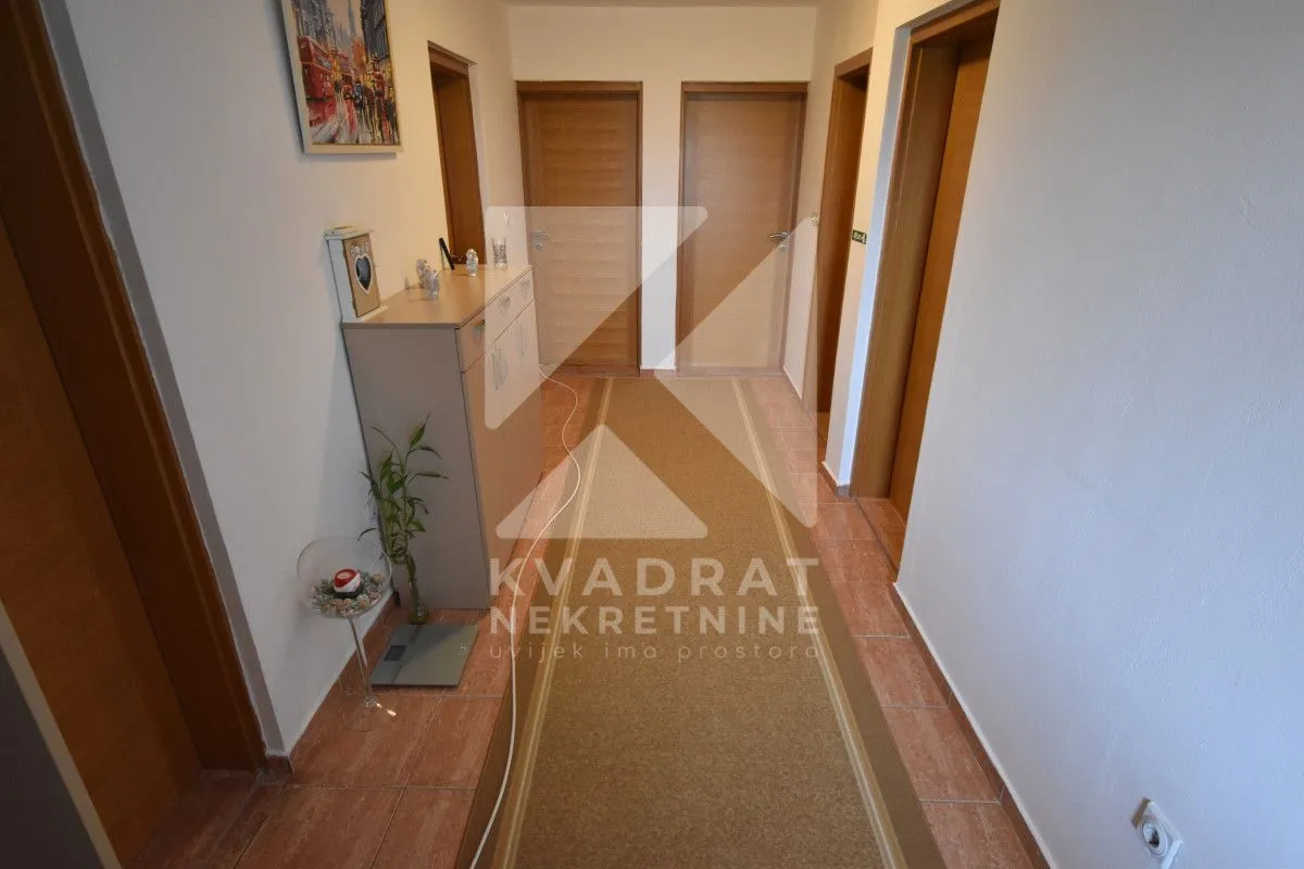 Prodaja, kuća, 220m², Donji Kokoti, Podgorica