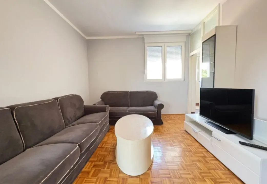 Izdavanje, jednosoban stan, 52m², Preko Morače, Podgorica