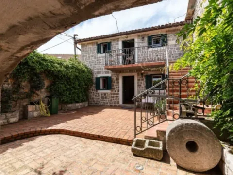 Prodaja, kuća, 280m², Luštica, Tivat