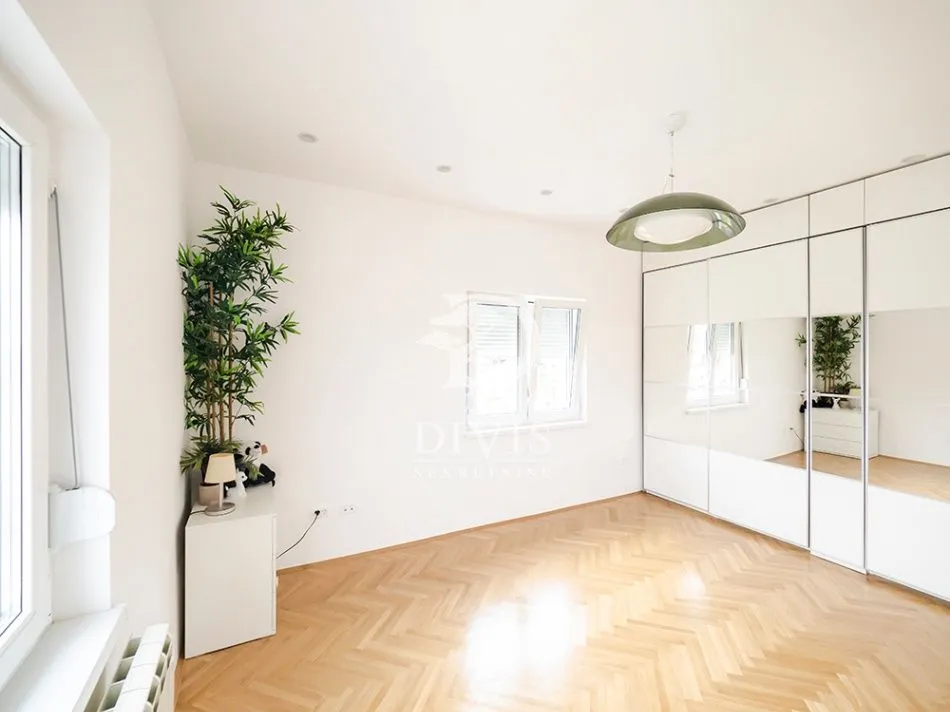 Sale, three bedroom apartment, 56m², Stari Grad, Beograd