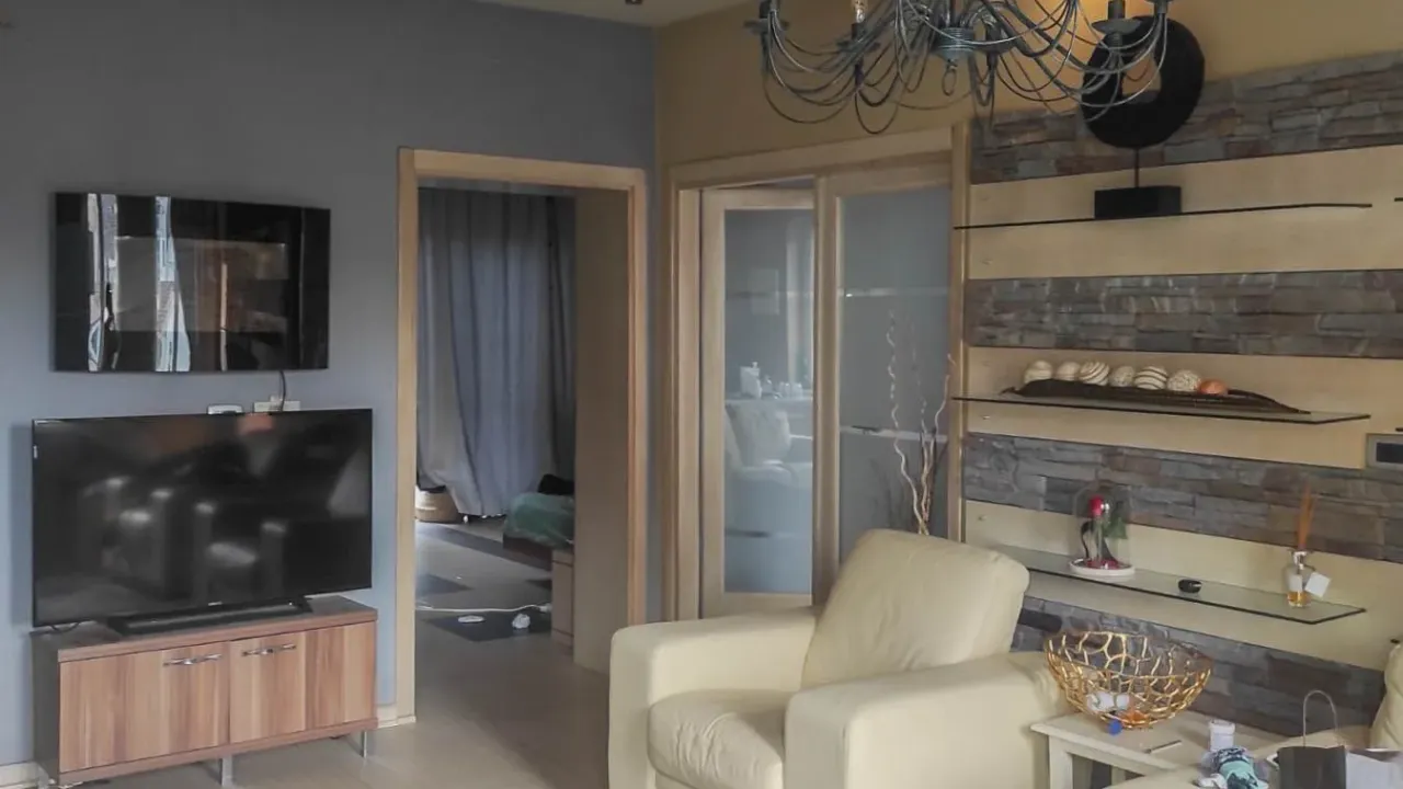 Izdavanje, dvosoban stan, 70m², Centar, Podgorica