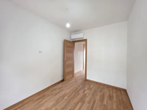 Sale, one bedroom apartment, 43m², Bečići, Budva - image 24