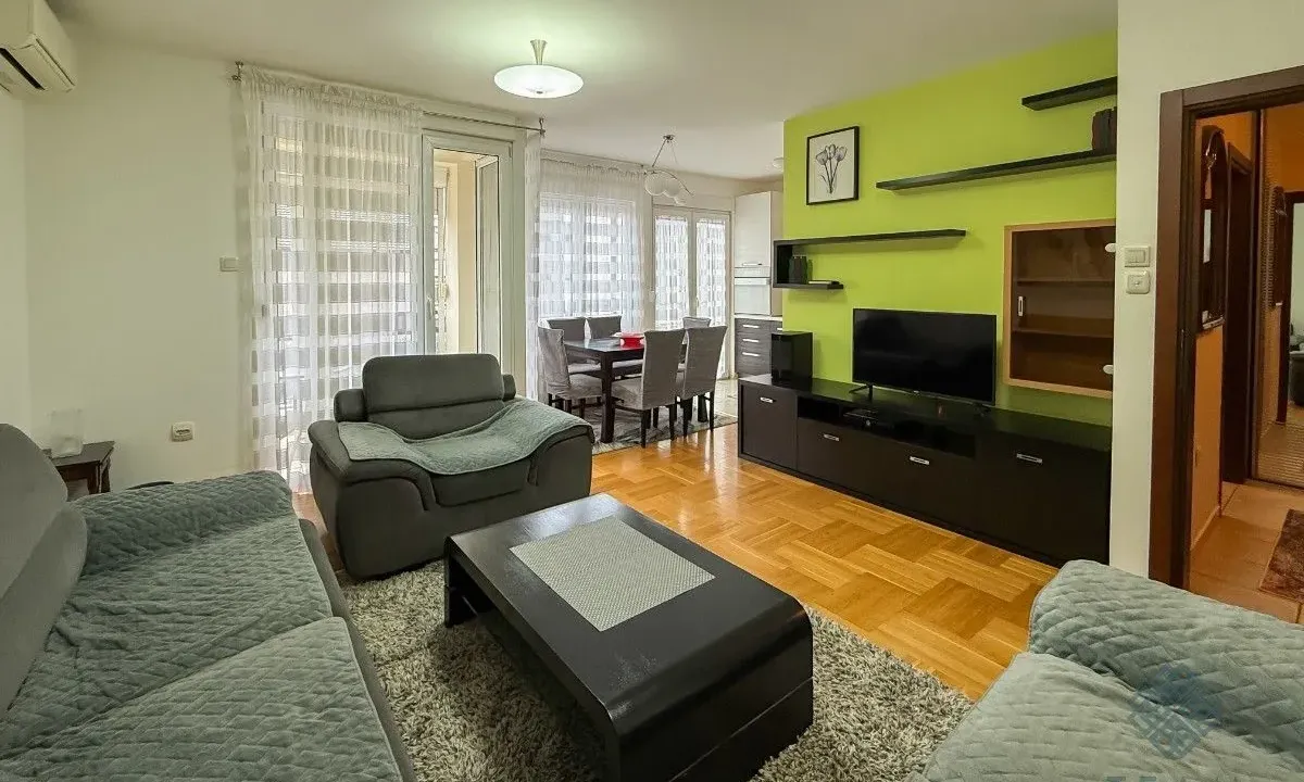 Izdavanje, dvosoban stan, 74m², Dalmatinska ulica, Podgorica