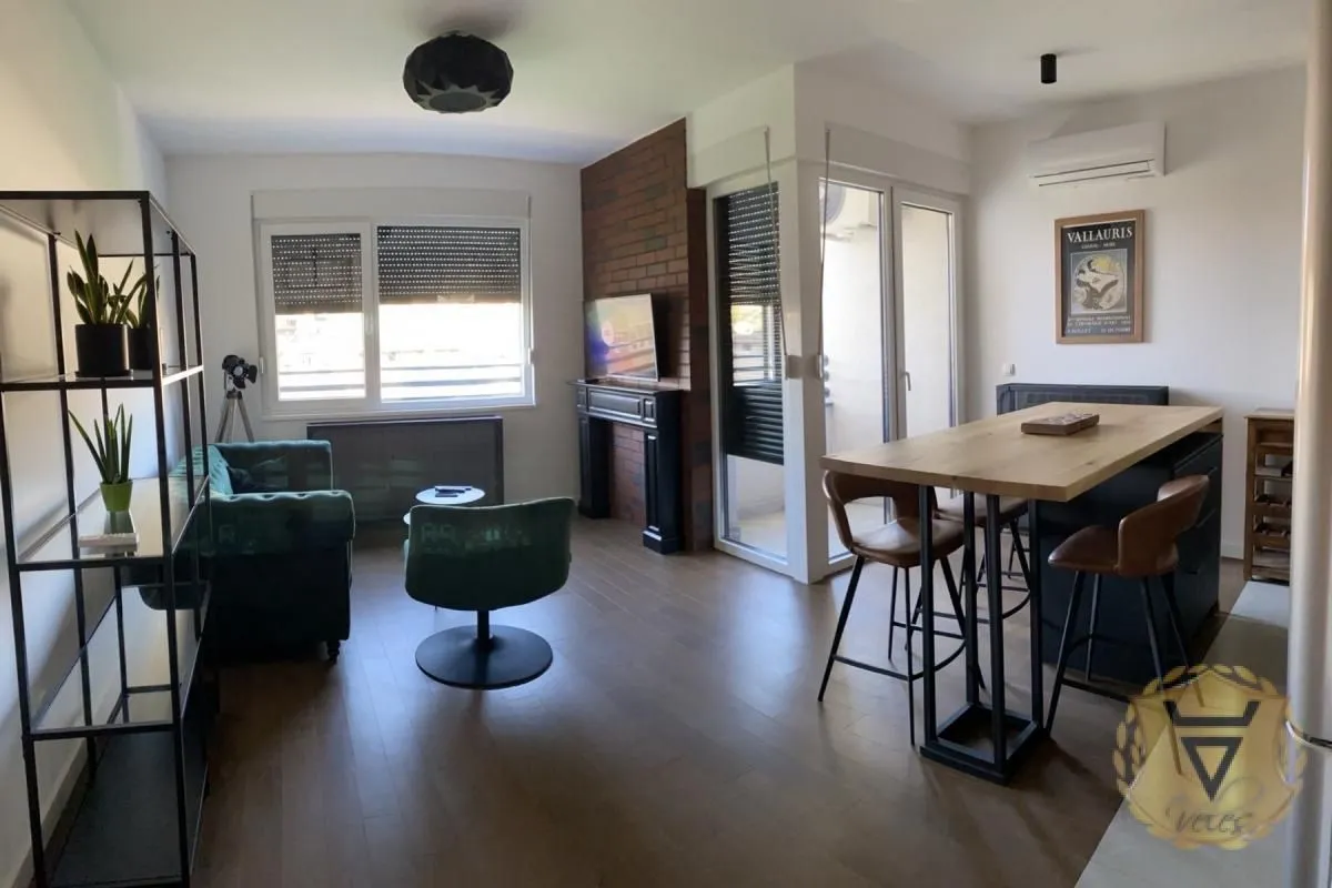 Izdavanje, trosoban stan, 64m², Šumice, Beograd