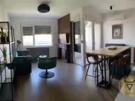 Izdavanje, trosoban stan, 64m², Šumice, Beograd - image 1