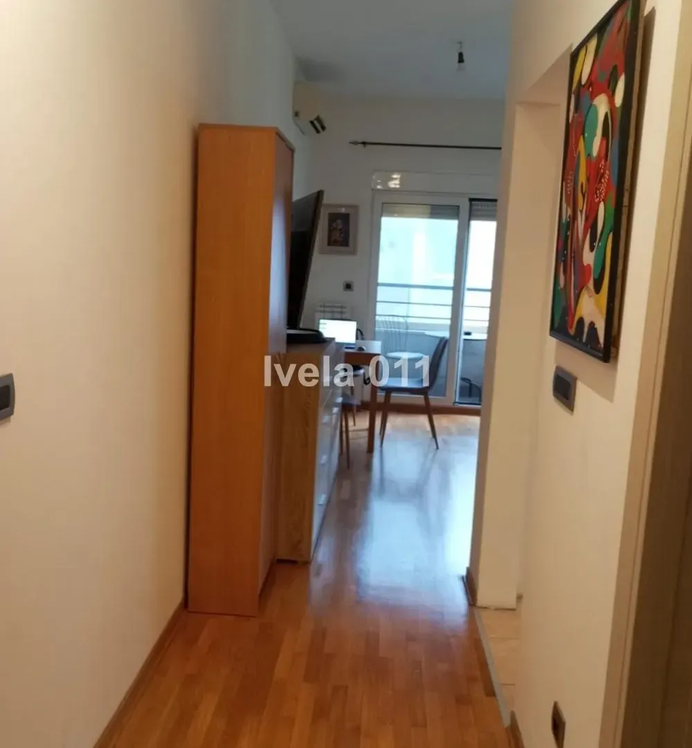 Prodaja, dvosoban stan, 40m², Đeram Pijaca, Beograd