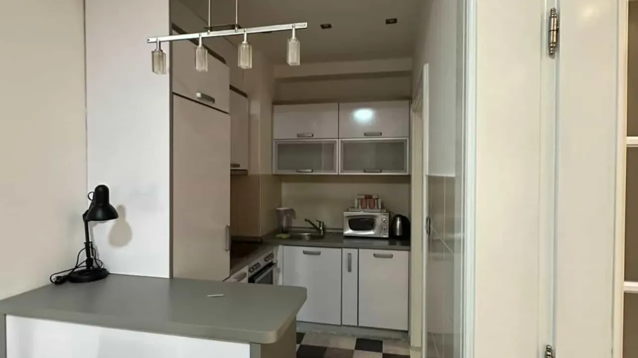 Izdavanje, jednosoban stan, 60m², Stari Aerodrom, Podgorica