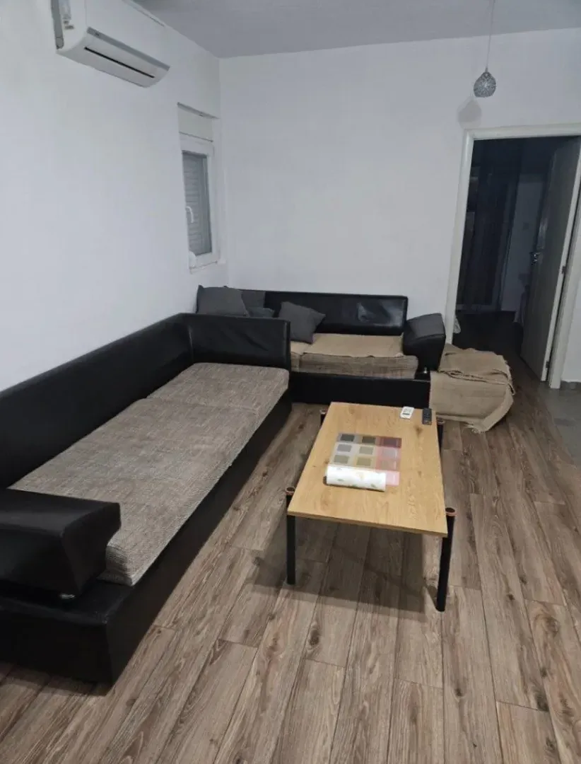 Izdavanje, jednosoban stan, 50m², Stari Aerodrom, Podgorica