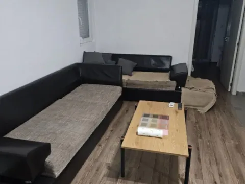 Izdavanje, jednosoban stan, 50m², Stari Aerodrom, Podgorica - image 1