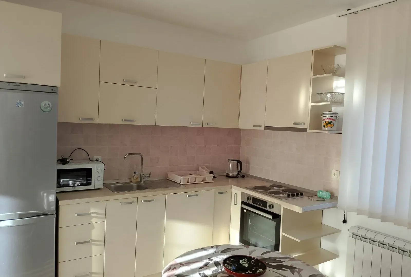 Izdavanje, dvosoban stan, 60m², Zelenika, Herceg Novi