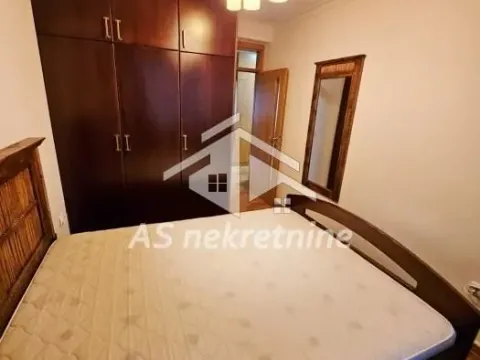 Izdavanje, trosoban stan, 80m², Stari Grad, Beograd - image 12