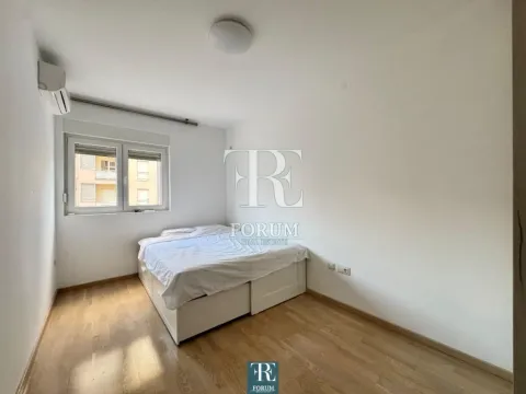 Rent, two bedroom apartment, 75m², City Kvart, Podgorica - image 10