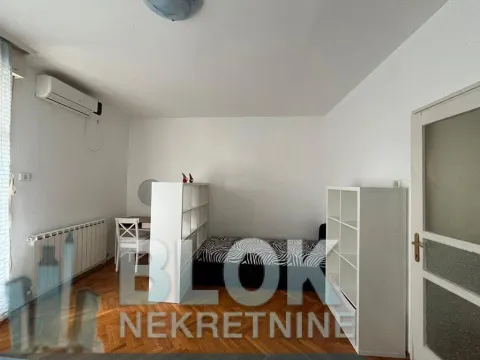 Izdavanje, trosoban stan, 100m², Gorica C, Podgorica - image 4
