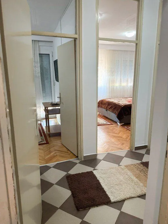 Izdavanje, dvosoban stan, 80m², Tuški Put, Podgorica