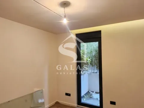 Sale, four bedroom apartment, 232m², Autokomanda, Voždovac Sve Podlokacije - image 5