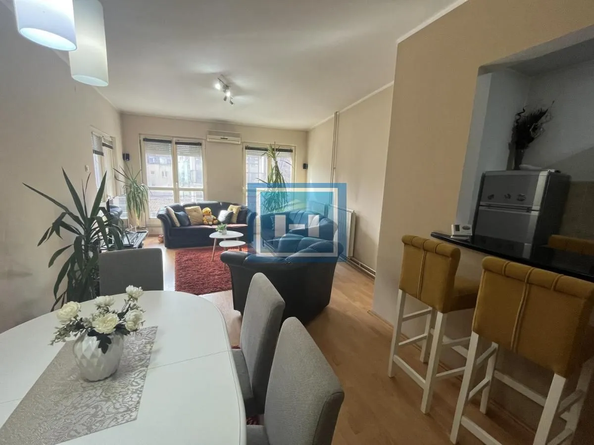 Prodaja, četvorosoban stan, 96m², Centar, Jagodina