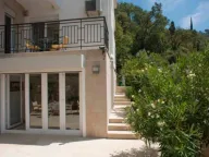 Prodaja, kuća, 400m², Petrovac, Budva - image 8