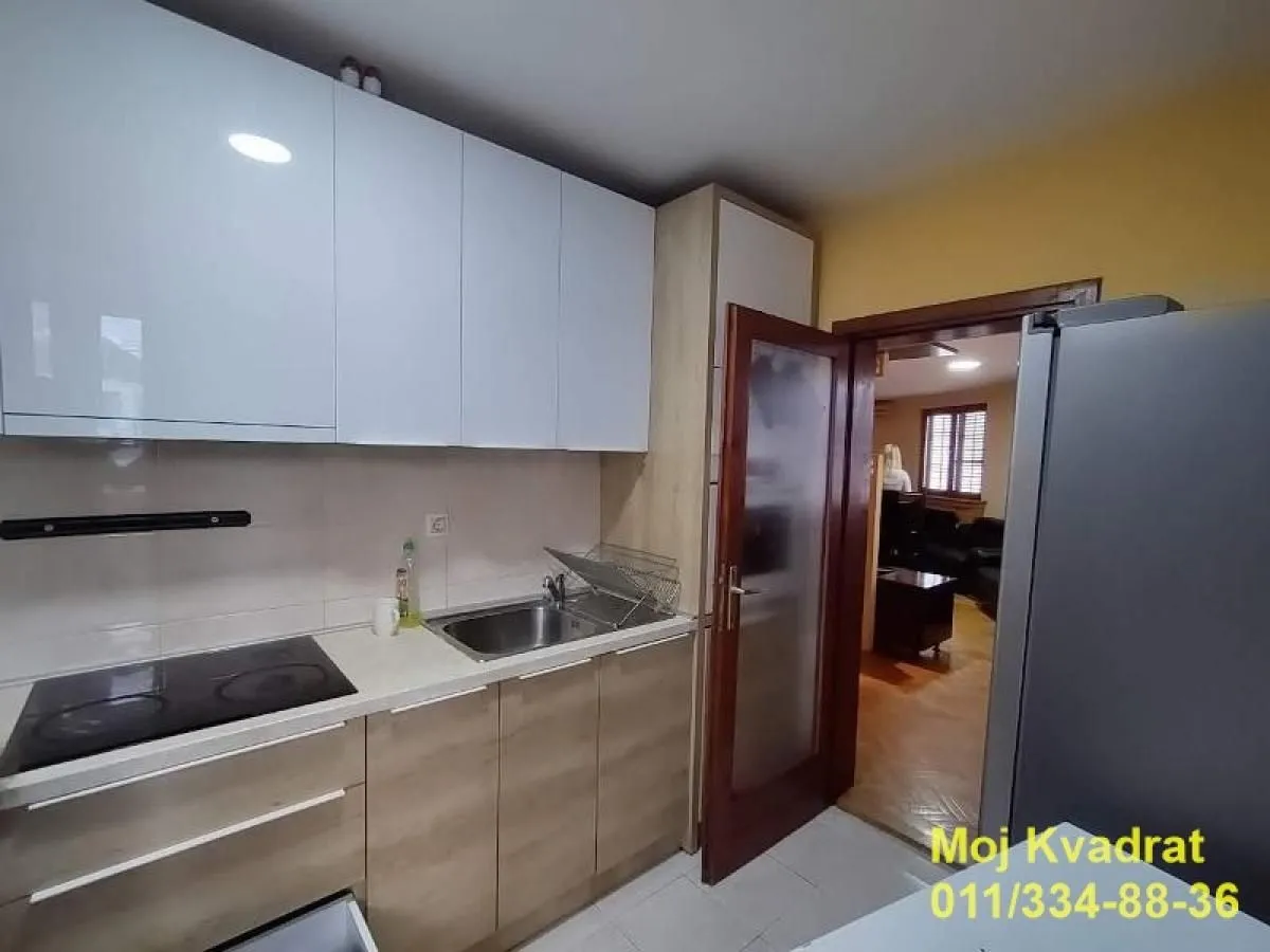 Rent, four bedroom apartment, 160m², Palata Pravde, Beograd