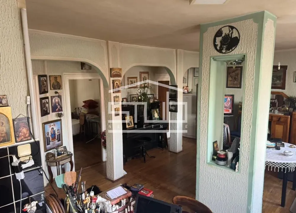 Prodaja, četvorosoban stan, 64m², Karaburma, Palilula Sve Podlokacije