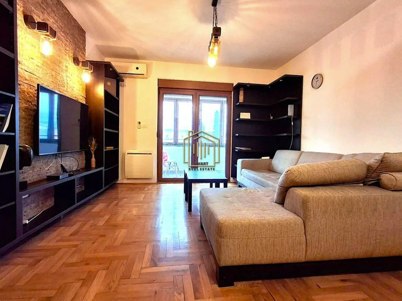 Izdavanje, jednosoban stan, 50m², City Kvart, Podgorica