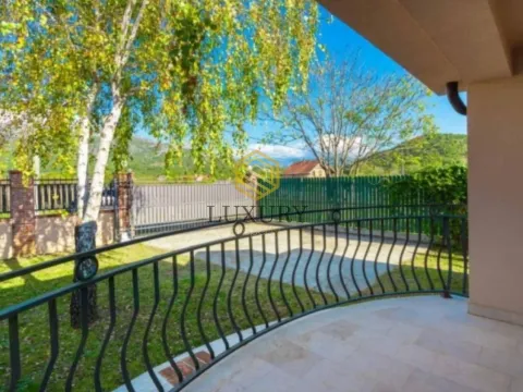 Izdavanje, kuća, 160m², Rogami, Podgorica - image 3