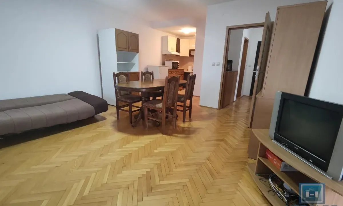 Prodaja, trosoban stan, 71m², Centar, Jagodina