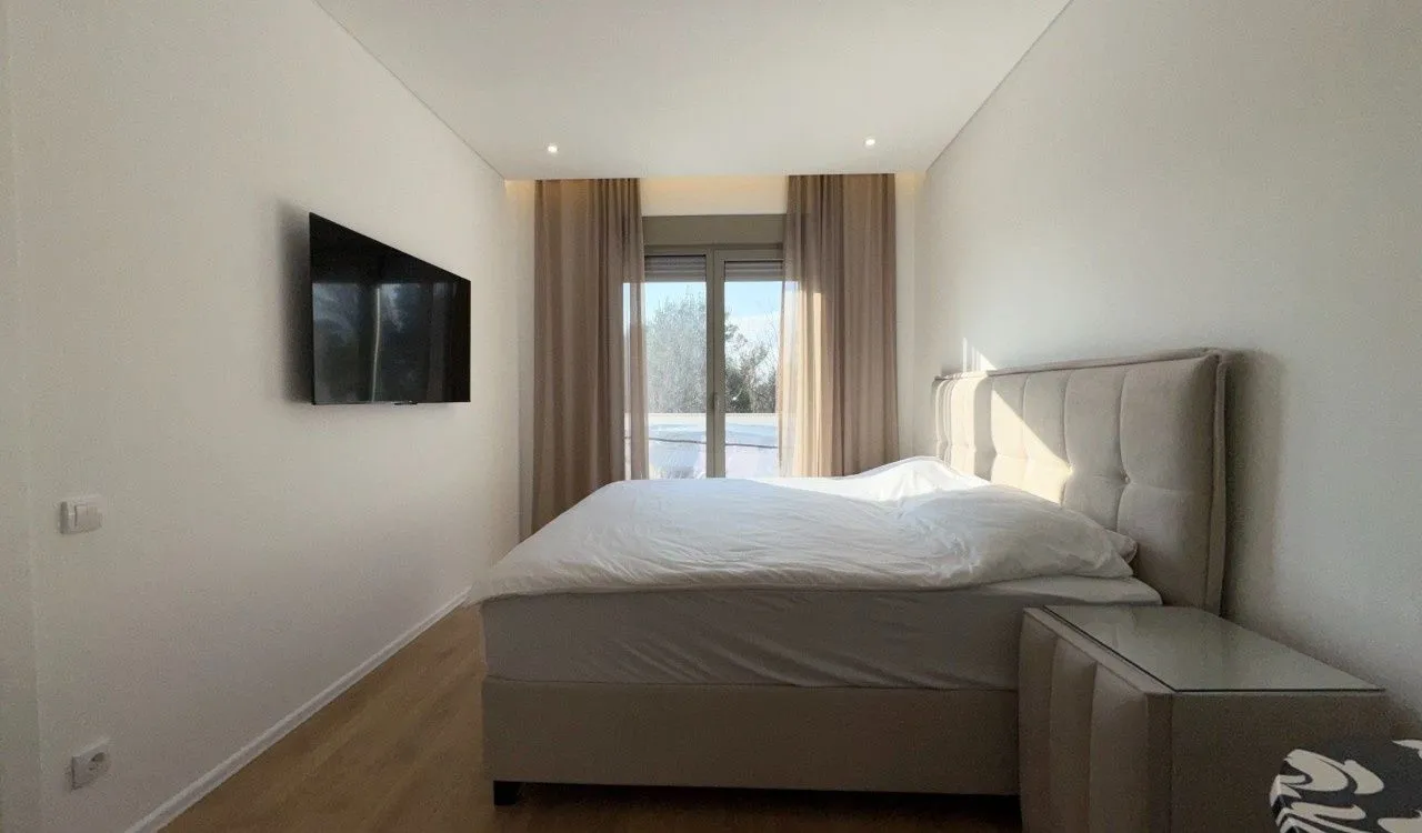 Prodaja, dvosoban stan, 90m², Tivat, Crna Gora