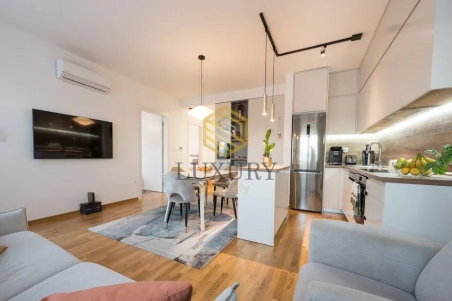 Prodaja, dvosoban stan, 63m², Pod Kuk, Tivat
