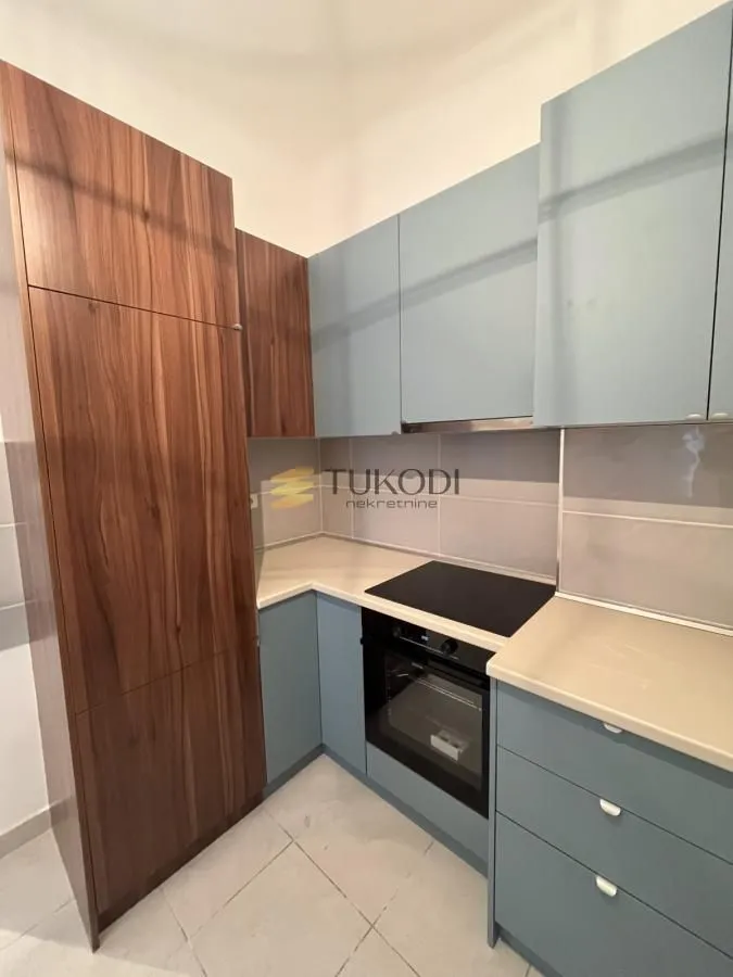 Prodaja, trosoban stan, 112m², Centar, Novi Sad