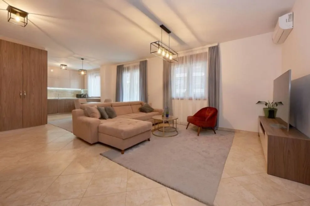 Prodaja, jednosoban stan, 68m², Bečići, Budva