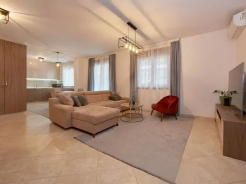 Sale, one bedroom apartment, 68m², Bečići, Budva - image 2