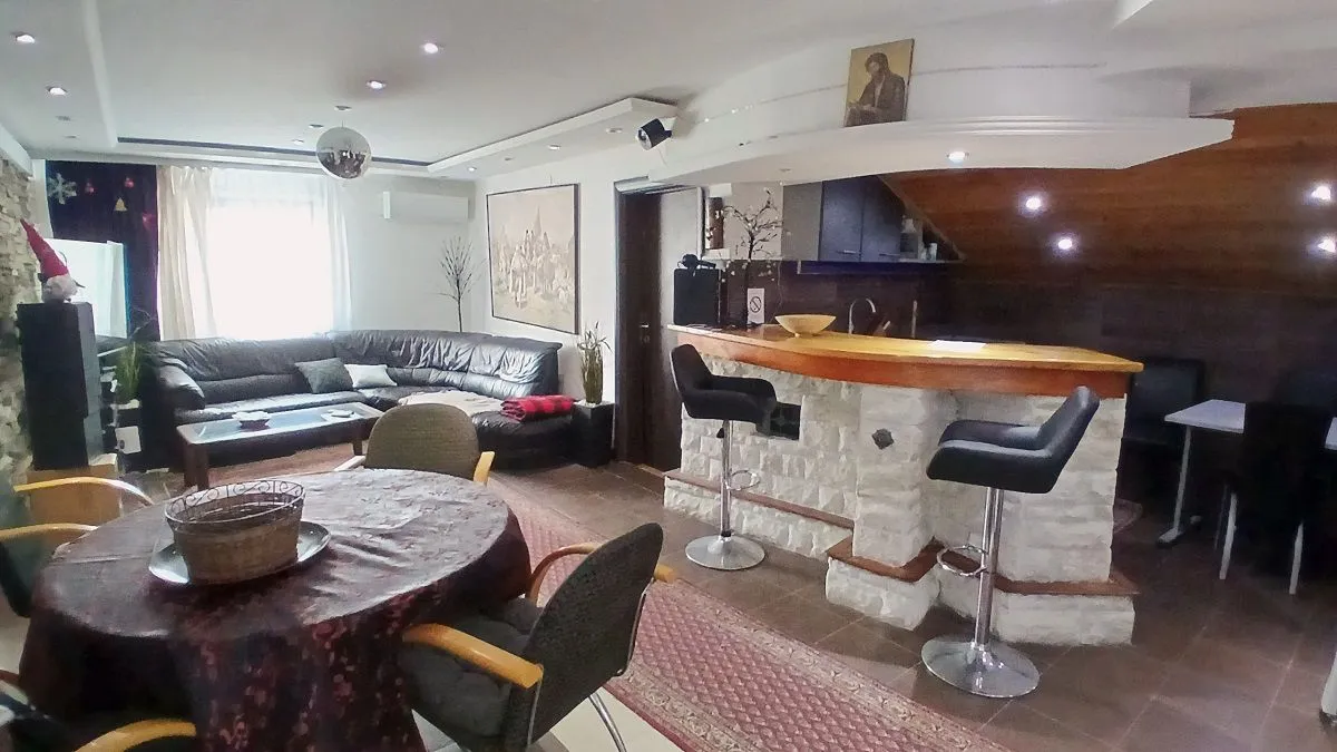 Rent, four bedroom apartment, 110m², Kalenić Pijaca, Vračar Sve Podlokacije