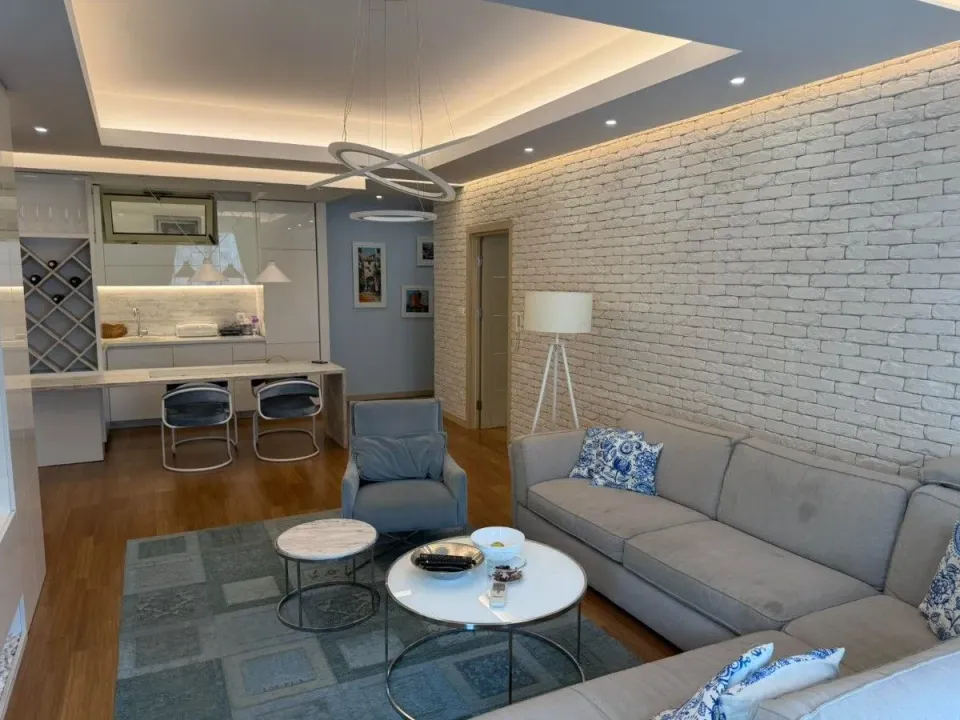 Prodaja, dvosoban stan, 90m², Zaobilaznica, Budva