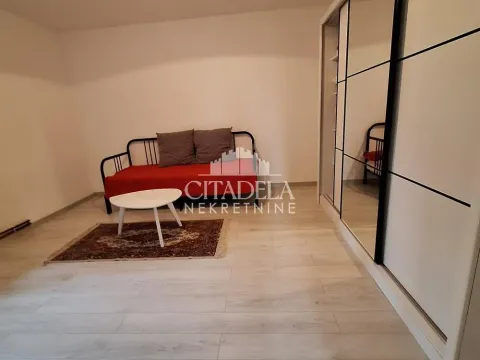 Izdavanje, jednosoban stan, 40m², Kanarevo Brdo, Beograd - image 2
