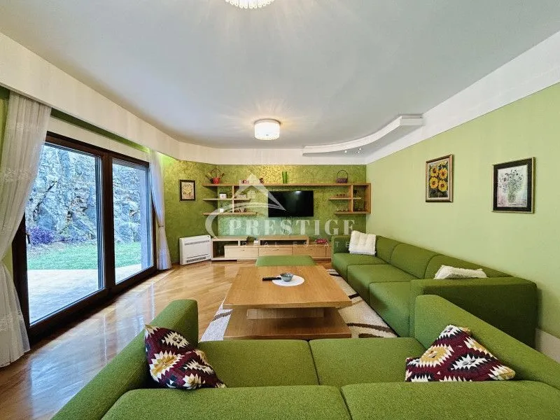 Izdavanje, trosoban stan, 137m², Gorica C, Podgorica