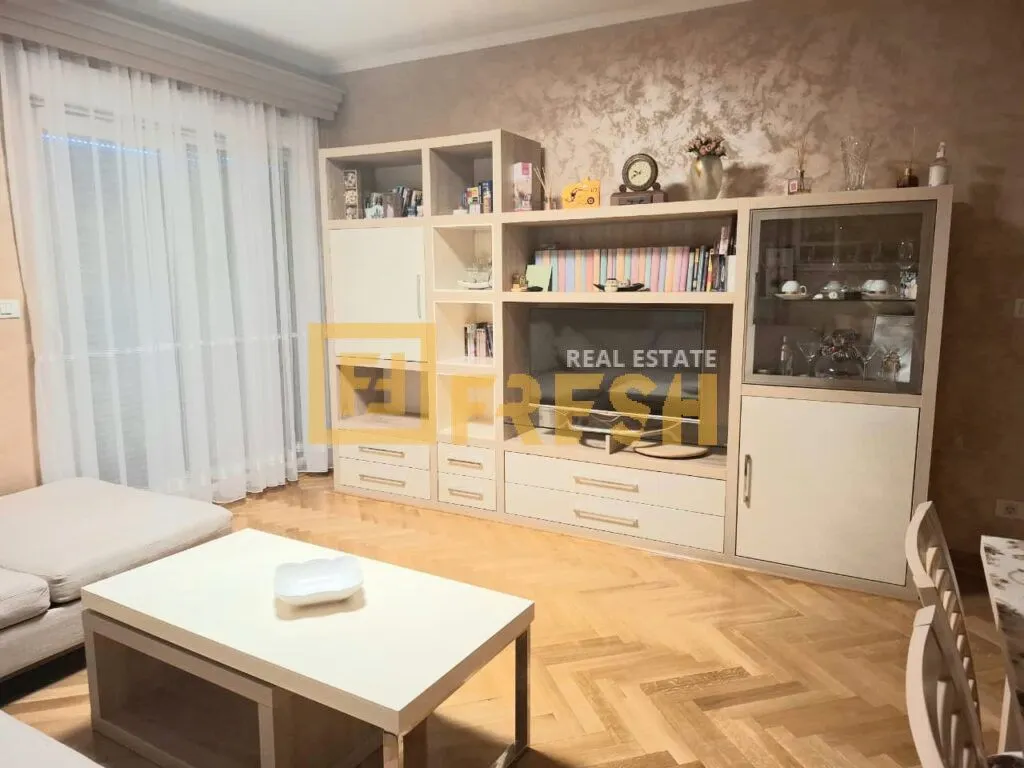 Izdavanje, dvosoban stan, 88m², City Kvart, Podgorica
