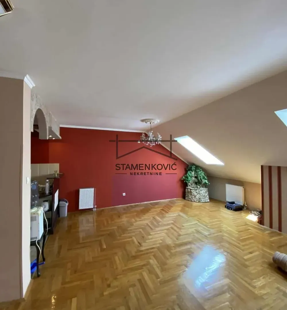 Prodaja, trosoban stan, 100m², Sajam, Novi Sad Sve Podlokacije