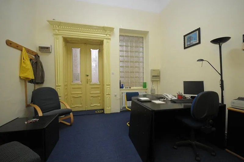 Izdavanje, četvorosoban stan, 120m², Kikinda, Srbija