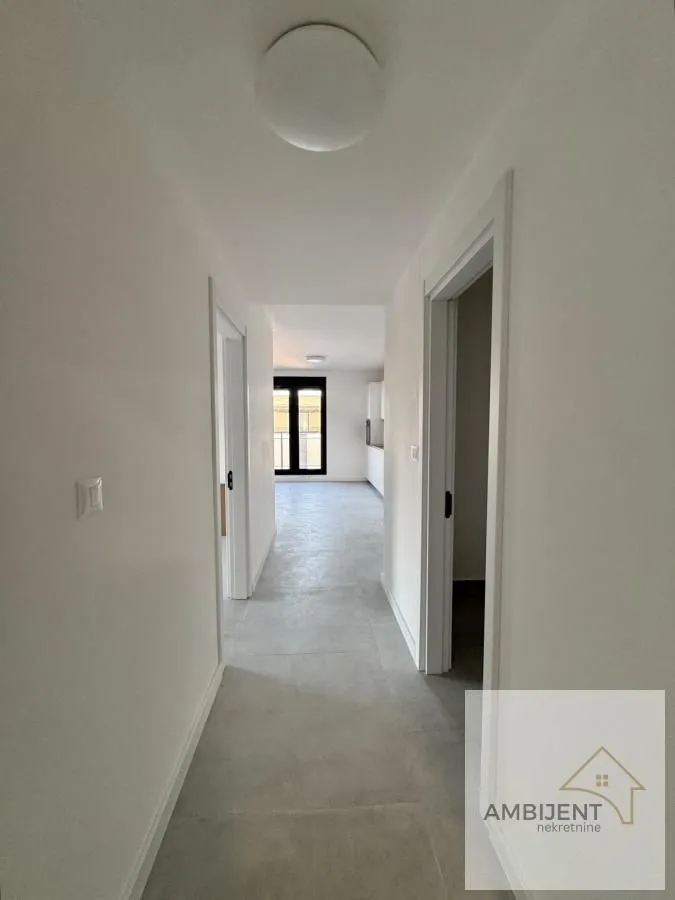 Izdavanje, četvorosoban stan, 77m², Stari Banovci, Stara Pazova